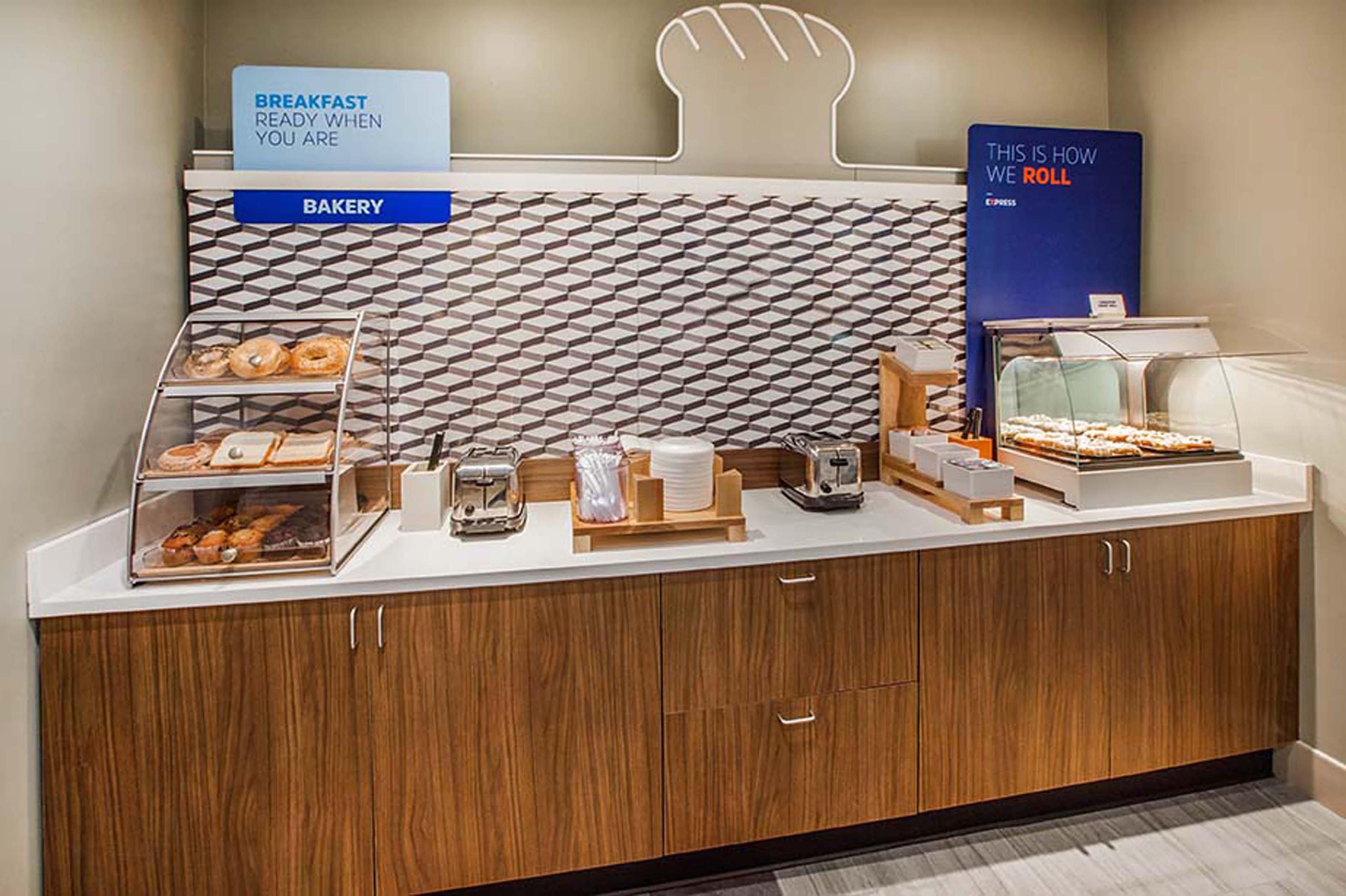 Holiday Inn Express And Suites Lafayette East By Ihg Экстерьер фото