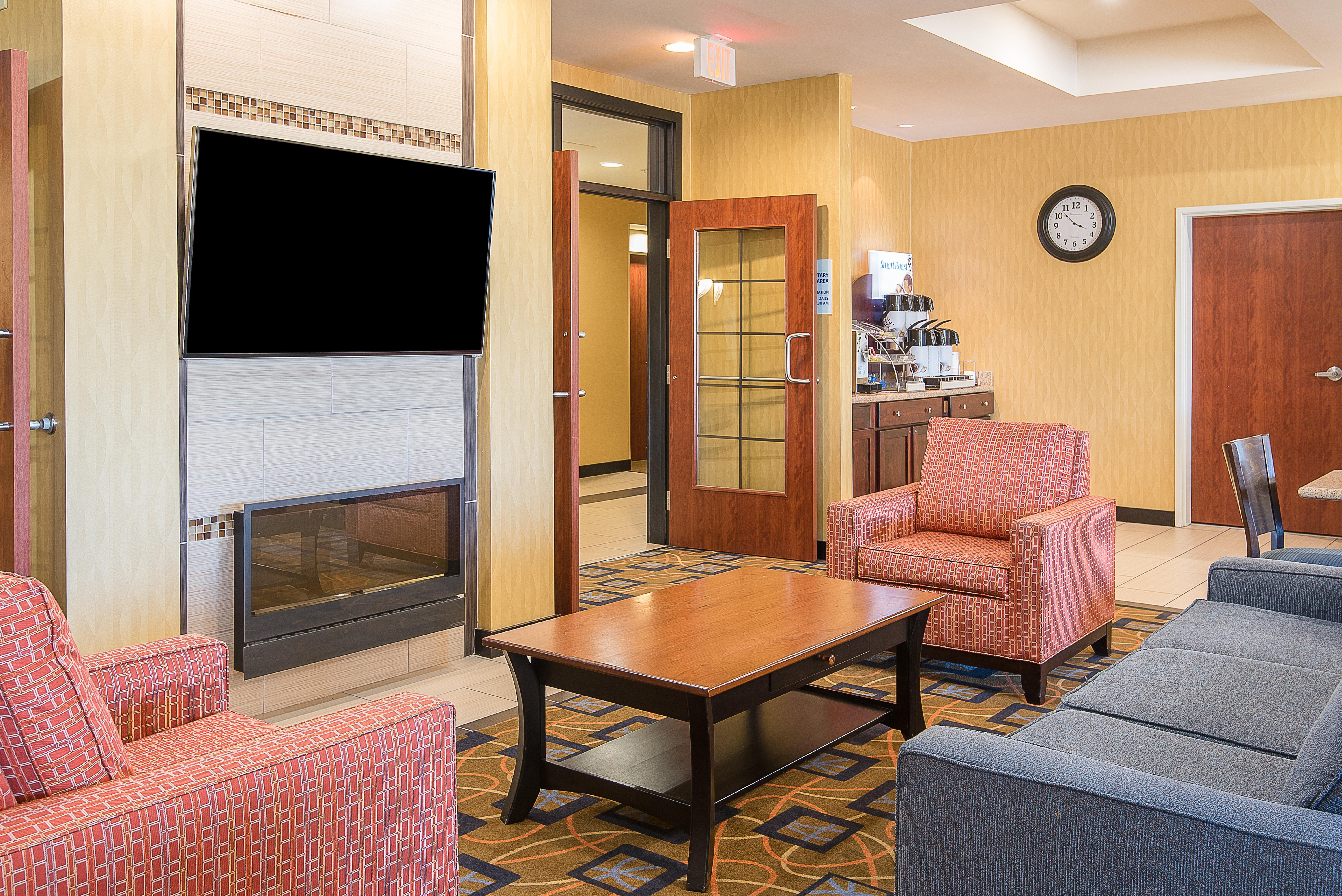 Holiday Inn Express And Suites Lafayette East By Ihg Экстерьер фото