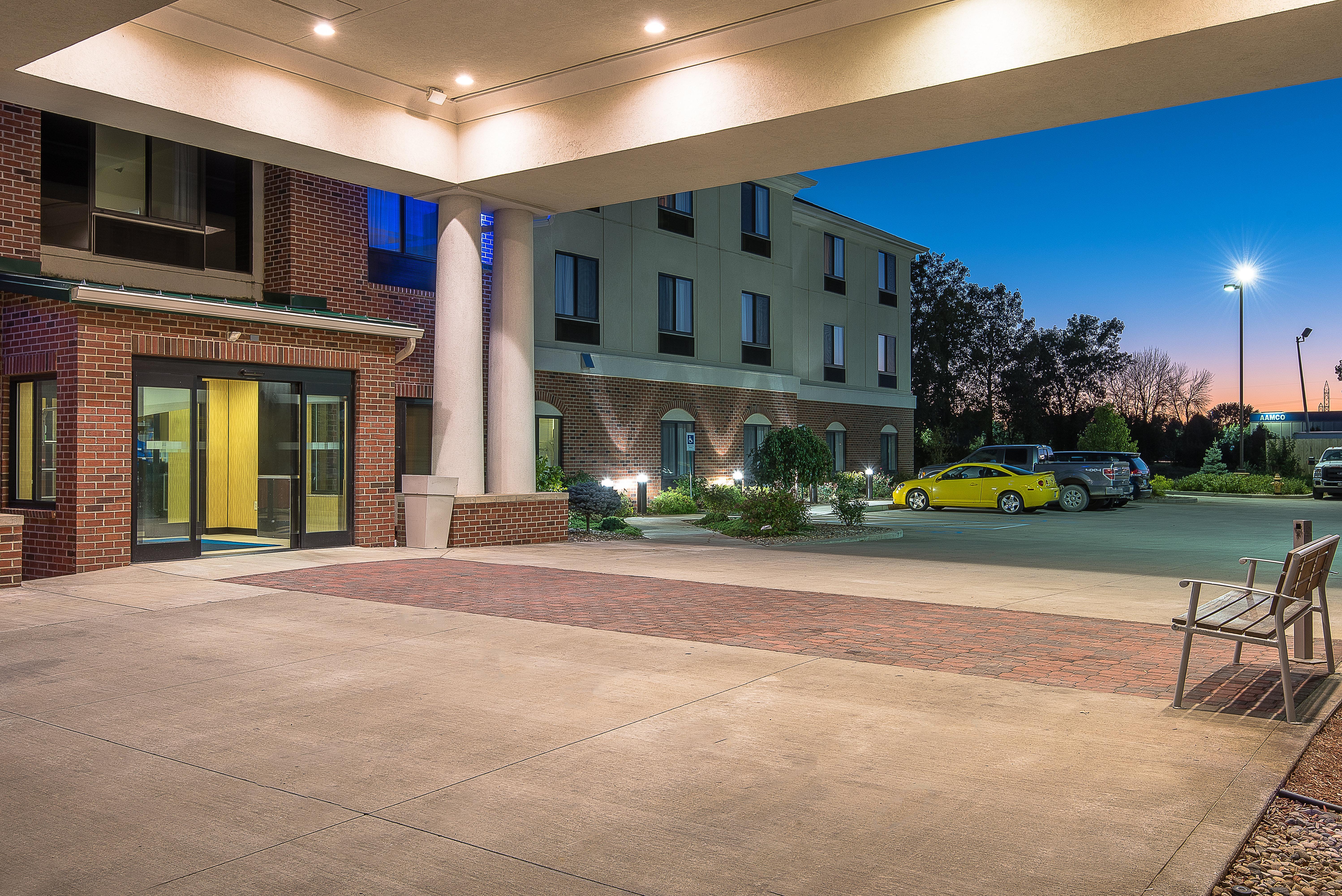 Holiday Inn Express And Suites Lafayette East By Ihg Экстерьер фото