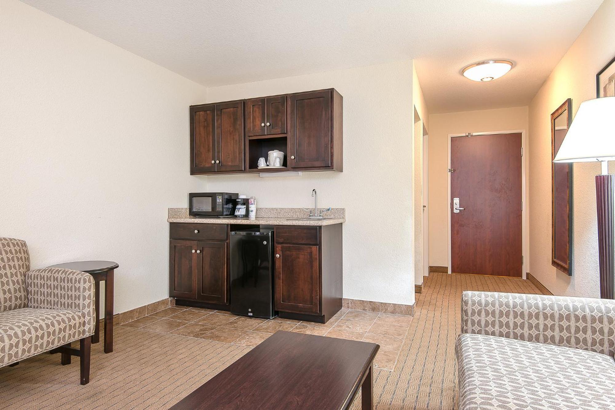 Holiday Inn Express And Suites Lafayette East By Ihg Экстерьер фото